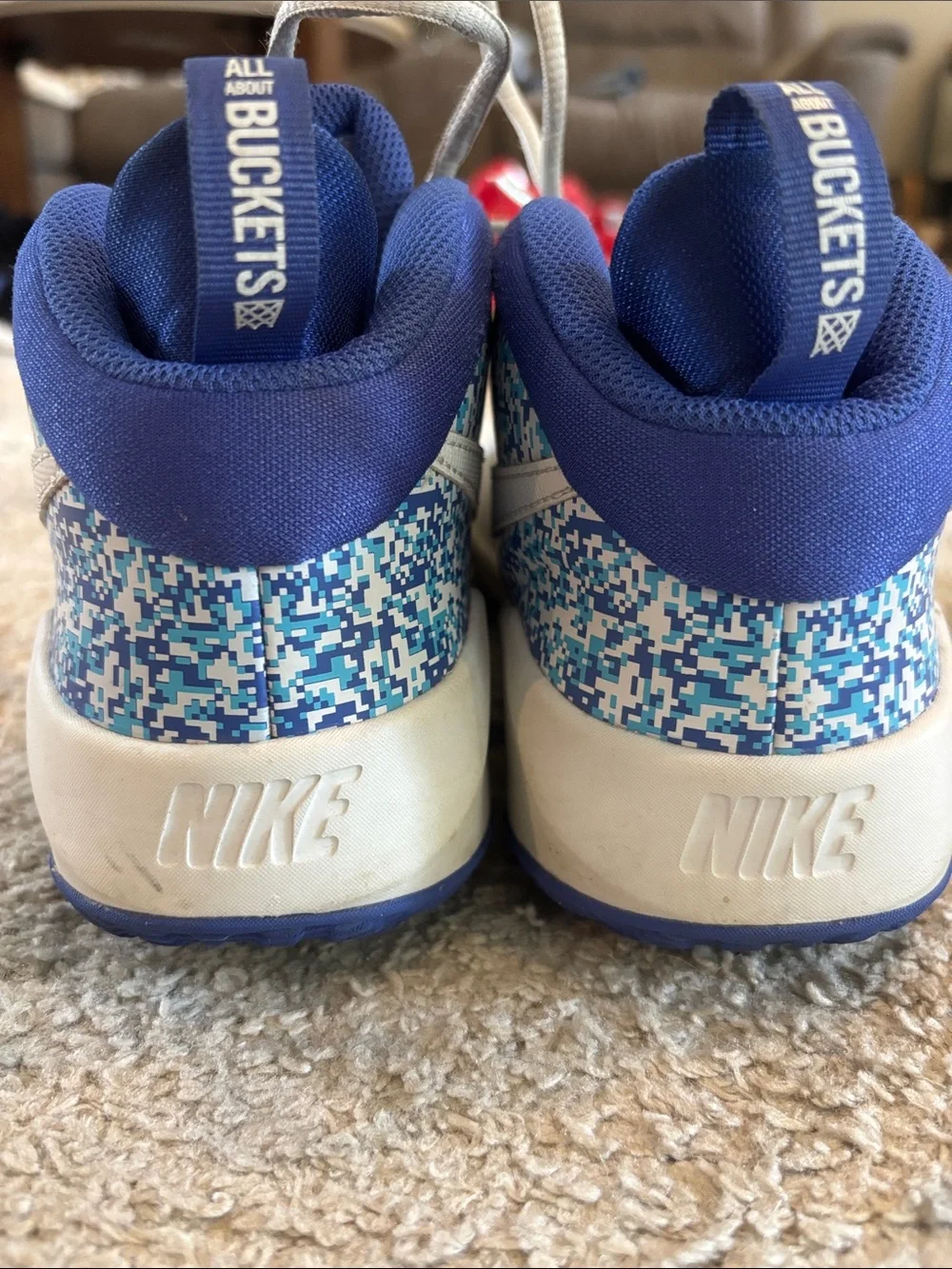 Nike team hustle digital pixel size 7 youth US